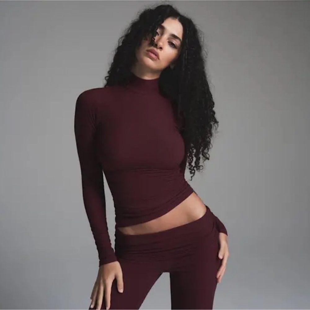 SKIMS NWT Soft Lounge Mock Neck Top - Bordeaux